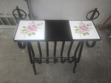 Porte revu avec petite table