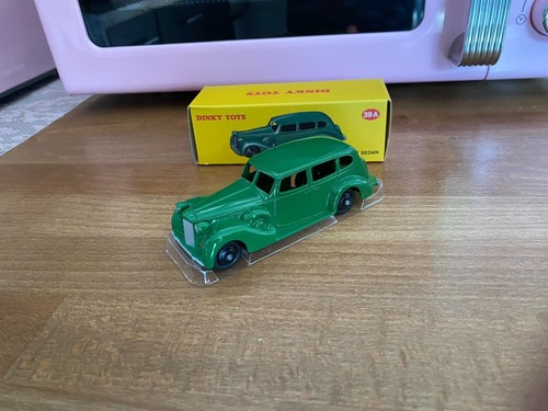 Dinky toys 39a - packard, eight