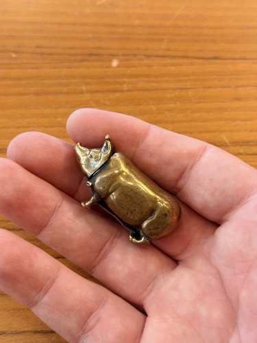 Pyrogène cochon objet de - &,