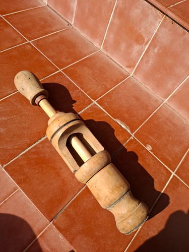 Bouchonneuse ancienne bois - bouchonneuse, en