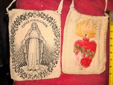 très ancien scapulaire Brodé
