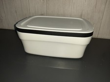  Tupperware  Très grosse