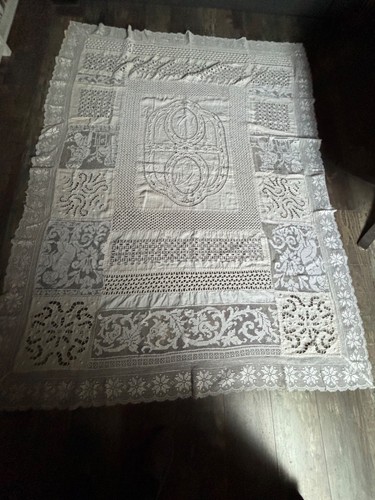 Linge ancien dessus lit - linge,