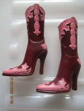 POUPEE BRATZ : PAIRE DE CHAUSSURES (33)