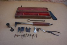 ANCIEN OUTIL DE VÉTÉRINAIRE