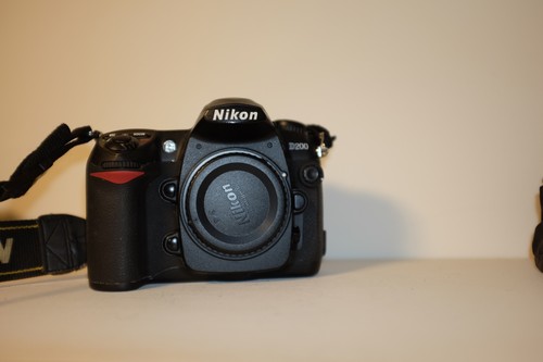 Nikon d200 2mp dslr camera - d200,