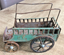 CHARLES ROSSIGNOL - Attelage en tôle / fer blanc début 1900  L : 12cm H : 11 cm