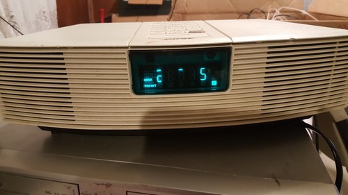 Vtg bose wave - radio, white