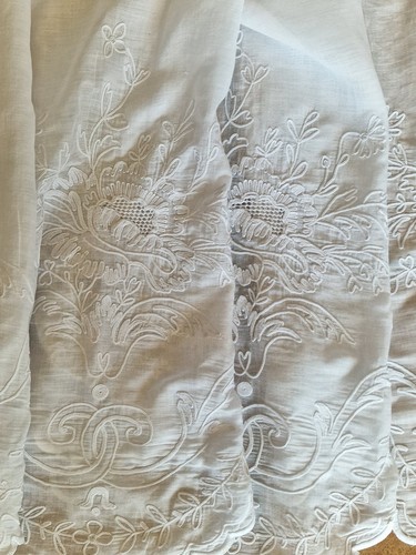 Linge ancien grand volant - linge,