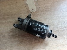 UN DEMARREUR ELECTRIQUE MOTO