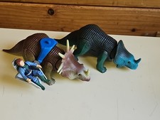 2 DINAUSORES avec figurine