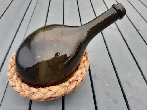 Tres rare bouteille ovoide - bouteille,