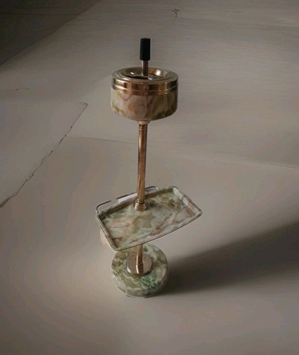 Ancien cendrier poussoir - ancien, sur