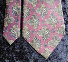 100% Silk Leonardo Strelli Tie Rack Paisley Tie 3.75" x 59" Dusky Deep Pink Gold