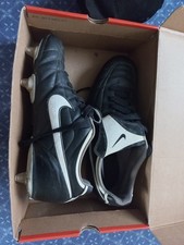 Chaussure de Foot à Crampons