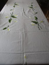 GRANDE ET BELLE NAPPE BRODEE