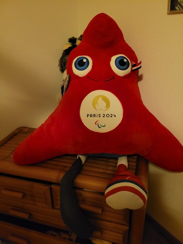 Peluche géante phryge 130 - géante,