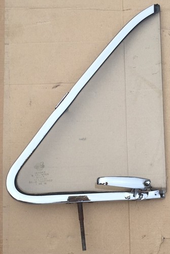 Une vitre déflecteur avd - vitre,