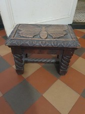 ancien tabouret en bois
