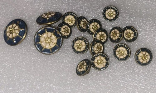 Lot anciens boutons roue - 17,
