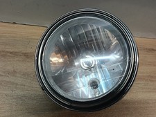 UN OPTIQUE FEU PHARE AVANT