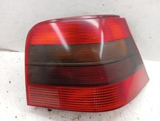 Feu arriere principal droit