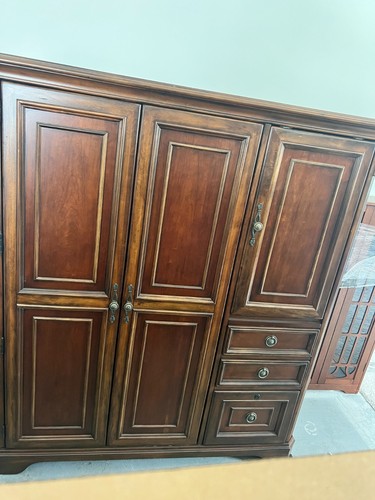 Large traditional solid - large,