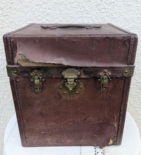 Ancienne malle chapeau - ancienne,