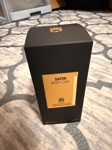 Satin body oud - by,