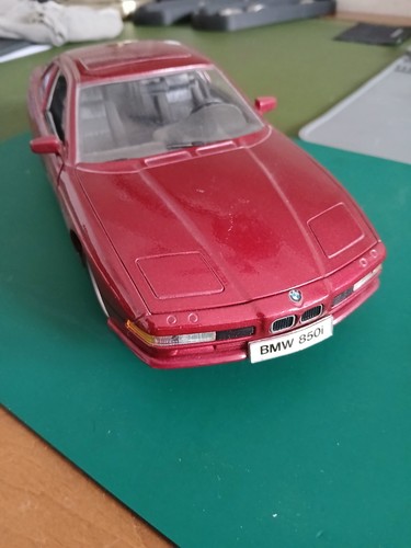Bmw 850i maisto - 1/18,