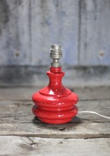 Lampe en verre couleur rouge