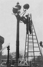 LAVEUR DE BEC DE GAZ Paris METIER DISPARU Lampadaire Voiture Ville Photo 1930s