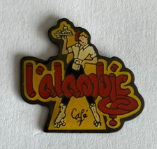 39 - Pin's PIN-UP  Serveuse