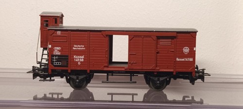 Wagon couvert guérite - à,