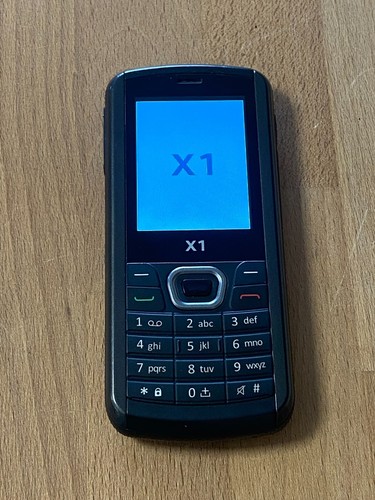Téléphone clavier - à,