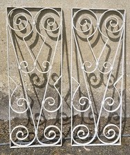 Ancienne Paire De Grilles En Fer Forgé Pour Porte D'entrée 