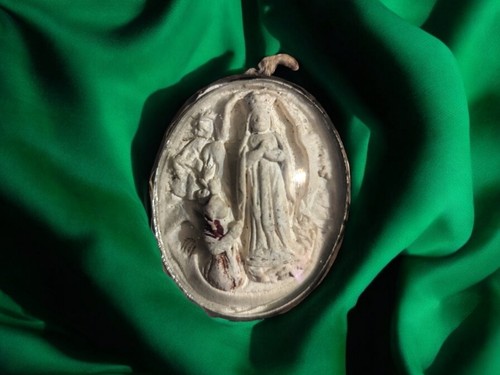 Objet religieux médaillon - religieux,