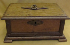 Ancien coffret en bois chêne