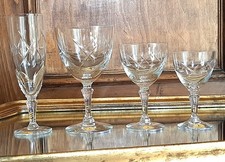 Service complet 24 verres anciens en cristal ciselés Hartzviller