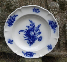 1 VILLEROY & BOCH METTLACH PLATE BOUQUETS BLUE COBALT IVORY FAIENCE D 25cm