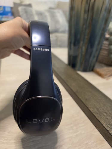 Samsung level pn900 - samsung, on