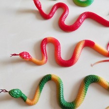 Serpent artificiel en plastique caoutchouc, 7 pièces, accessoire de farces,