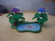 Petit Plan D'eau avec Arbuste