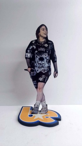 Billie eilish figurine - billie,