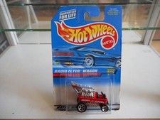 Hotwheels Radio Flyer Wagon en rouge sous blister