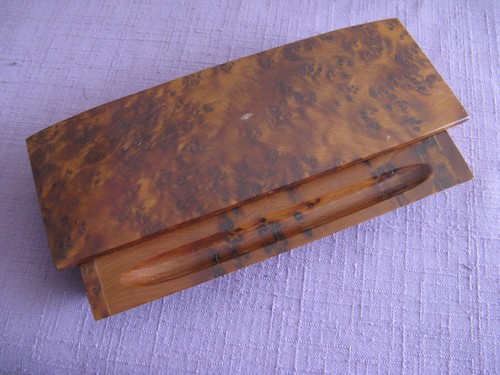 Plumier loupe thuyas - plumier,
