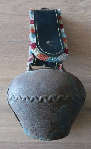 Ancienne cloche vache - ancienne, a