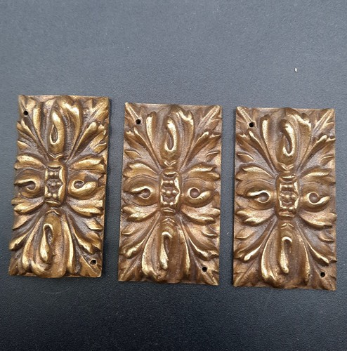 Anciens ornements bronze - anciens, en