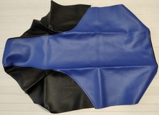 Housse de selle noire et bleue