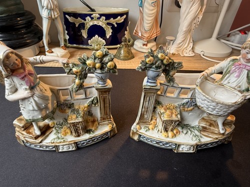 Deux figurines porcelaine - porcelaine,
